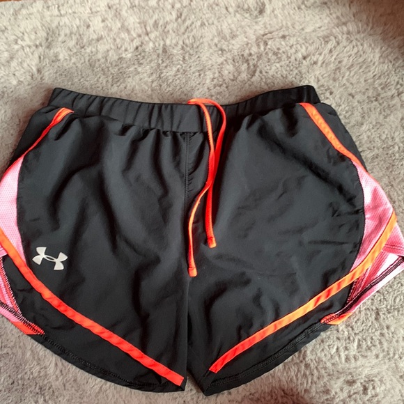 Womens Under Armor shorts - Picture 1 of 2